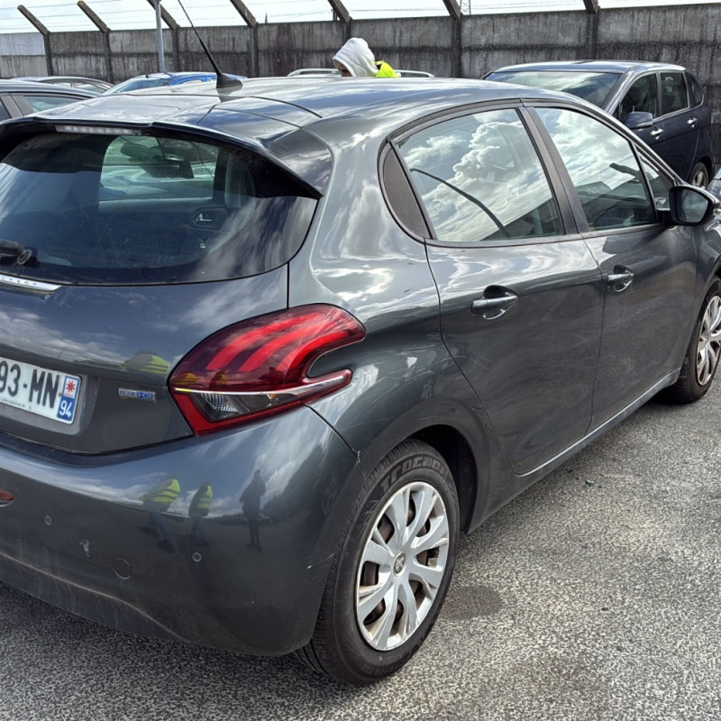 PEUGEOT 208 1 PHASE 2 1.6 BLUE HDI - 8V TURBO Photo n°14