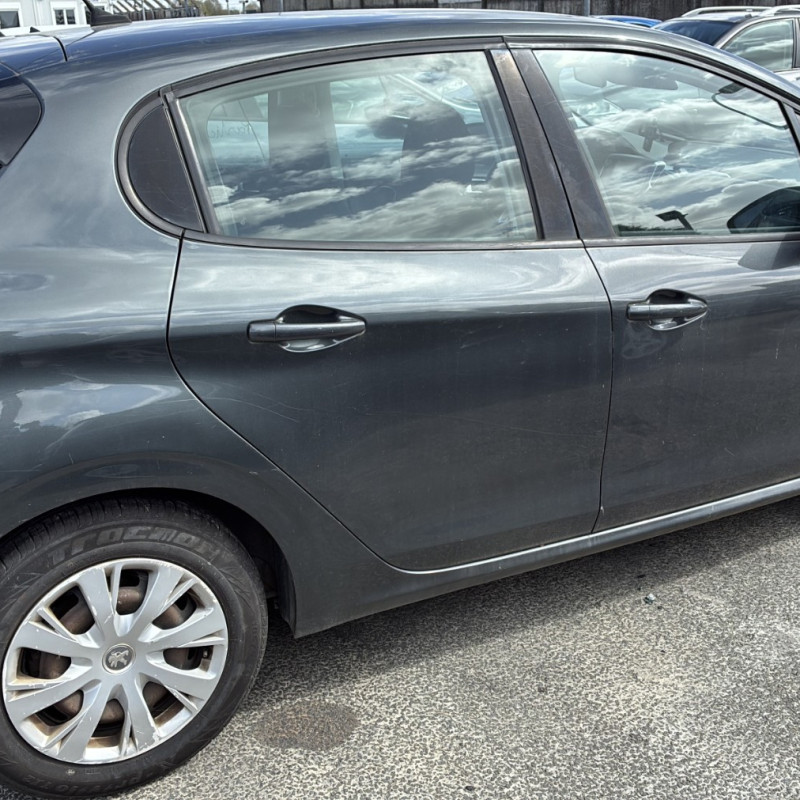 PEUGEOT 208 1 PHASE 2 1.6 BLUE HDI - 8V TURBO Photo n°17