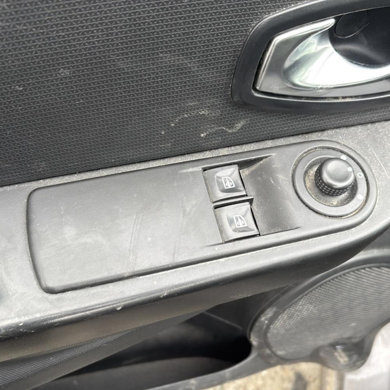 RENAULT CLIO 4 PHASE 1 1.5 DCI - 8V TURBO Photo n°34