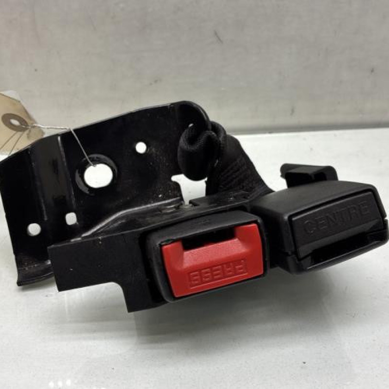 Attache ceinture arriere gauche RENAULT CLIO 3 Photo n°1