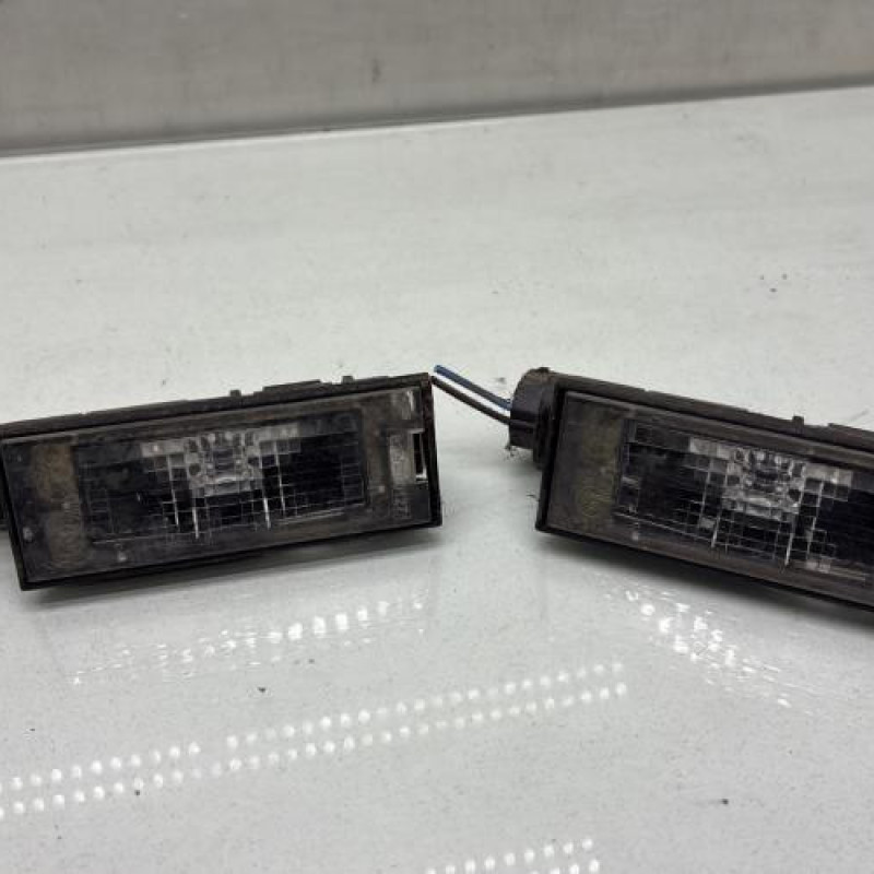 Eclairage de plaque RENAULT CLIO 3 Photo n°1