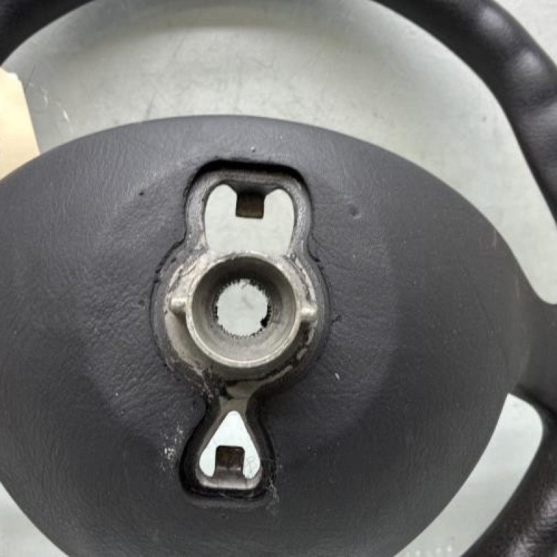 Volant RENAULT CLIO 3 Photo n°4