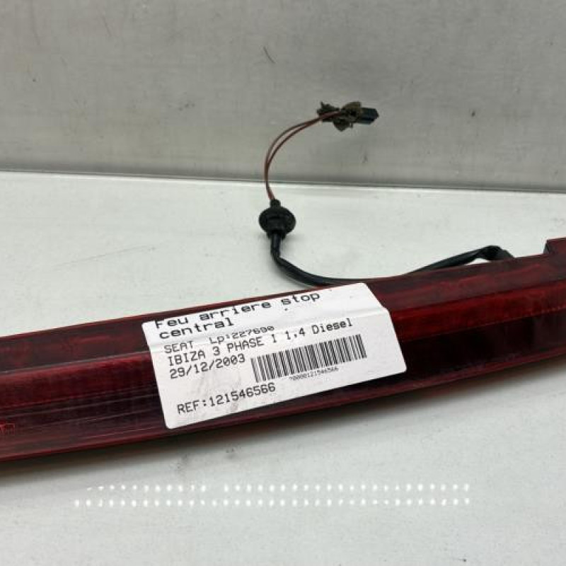 Feu arriere stop central SEAT IBIZA 3 Photo n°1
