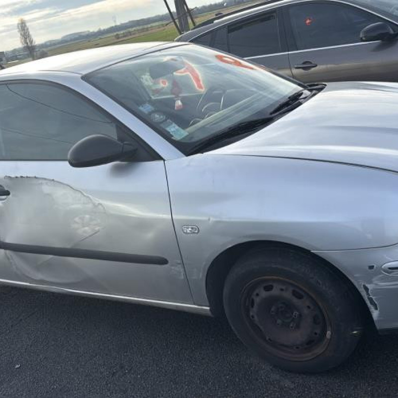 Feu arriere stop central SEAT IBIZA 3 Photo n°7