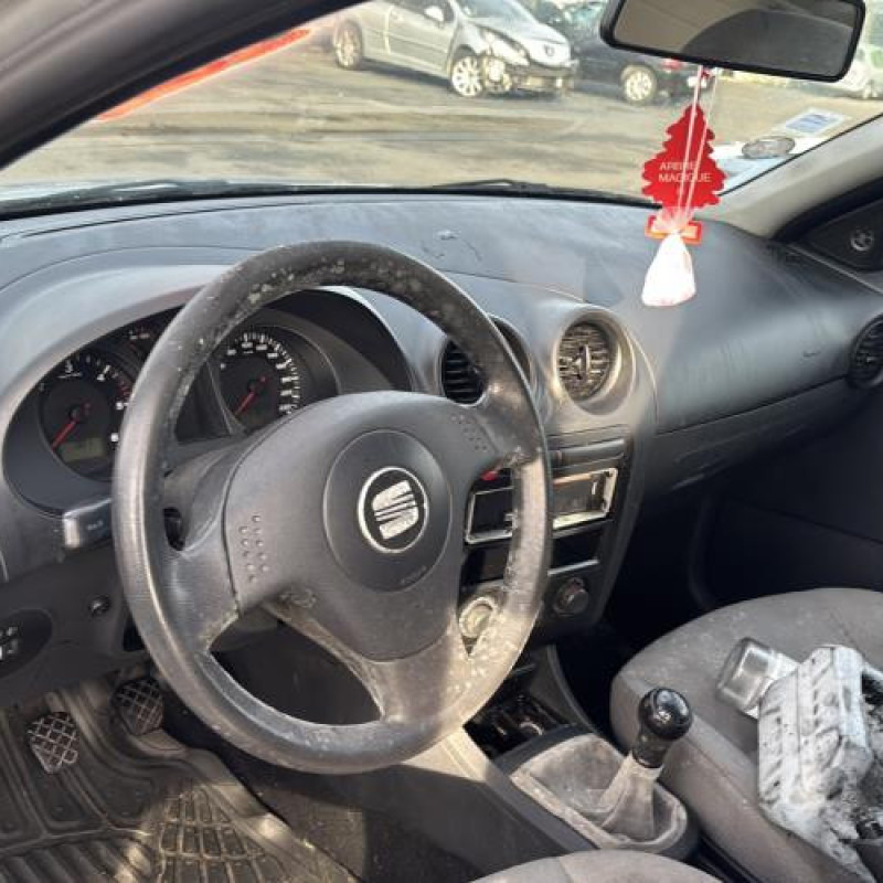 Feu arriere stop central SEAT IBIZA 3 Photo n°16