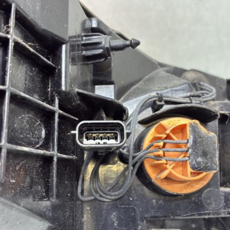 Feu arriere principal droit (feux) RENAULT KADJAR Photo n°4