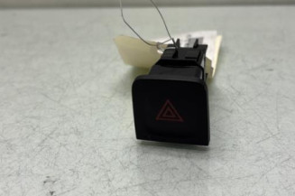 Bouton de warning RENAULT KADJAR Photo n°1