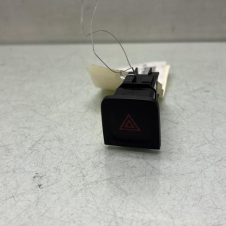 Bouton de warning RENAULT KADJAR Photo n°1