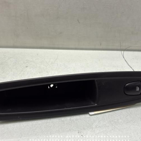 Interrupteur de leve vitre arriere droit RENAULT KADJAR Photo n°1