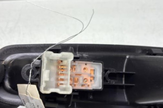 Interrupteur de leve vitre arriere droit RENAULT KADJAR