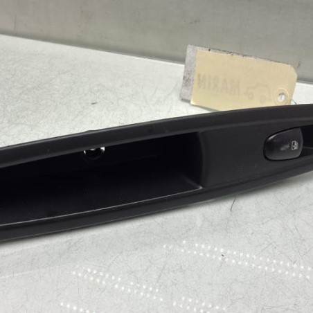 Interrupteur de leve vitre arriere gauche RENAULT KADJAR Photo n°1