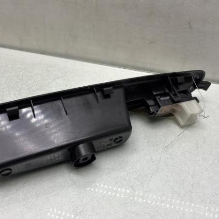 Interrupteur de leve vitre arriere gauche RENAULT KADJAR