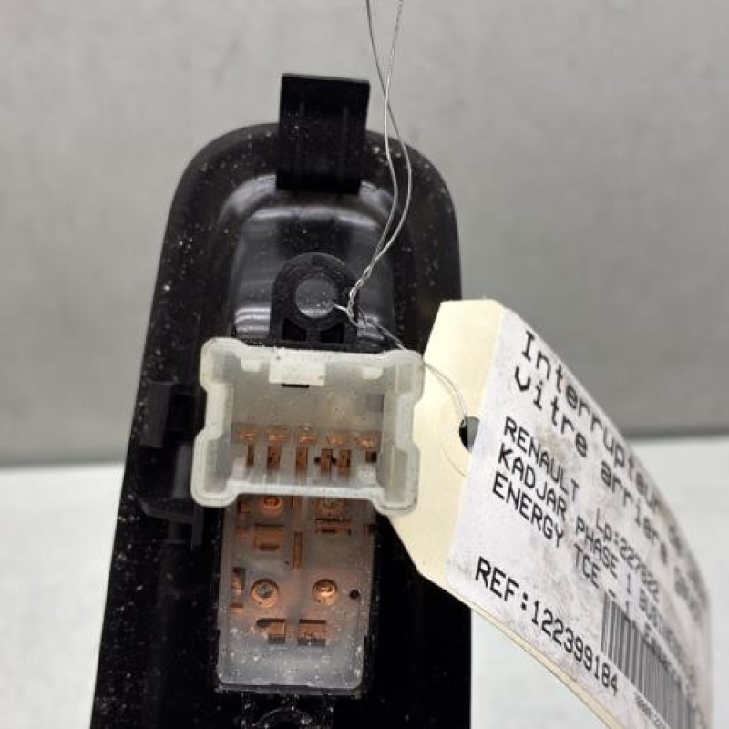Interrupteur de leve vitre arriere gauche RENAULT KADJAR Photo n°3