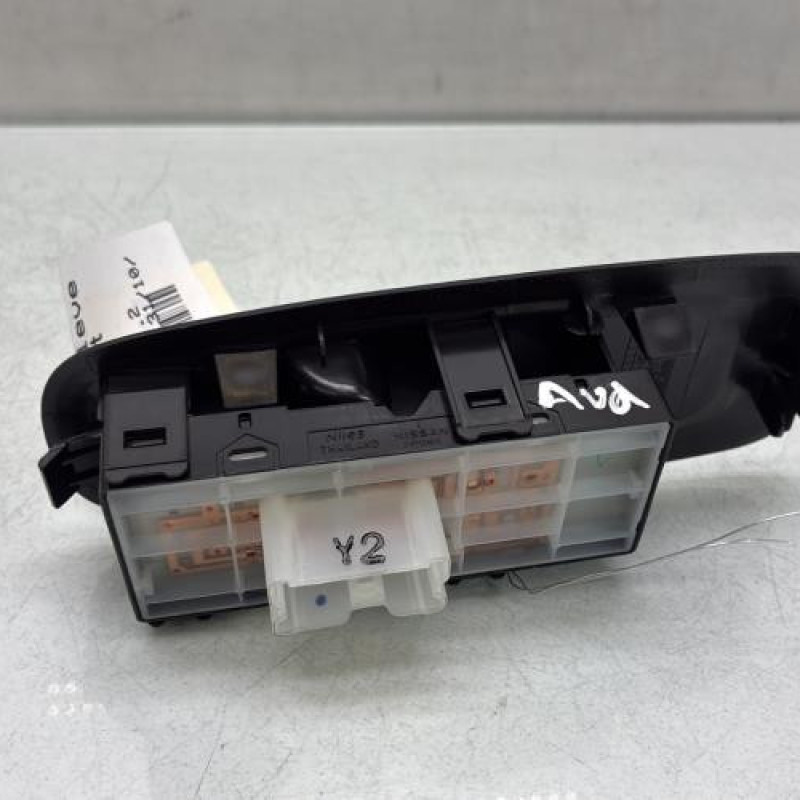 Interrupteur de leve vitre avant droit RENAULT KADJAR Photo n°2