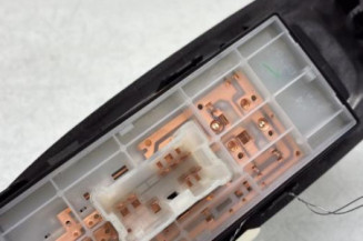 Interrupteur de leve vitre avant droit RENAULT KADJAR