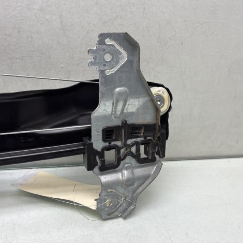 Leve vitre electrique avant droit RENAULT KADJAR Photo n°2