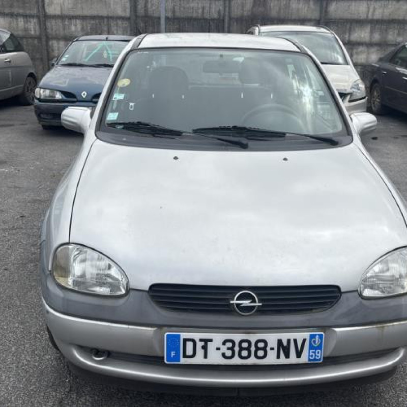 Aile avant droit OPEL CORSA B Photo n°11
