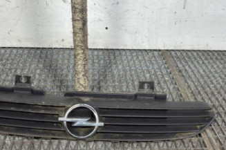 Calandre OPEL CORSA B Photo n°1