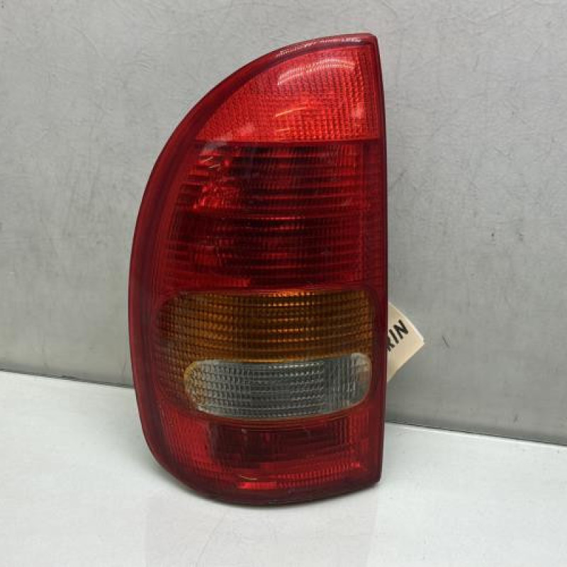 Feu arriere principal gauche (feux) OPEL CORSA B Photo n°1