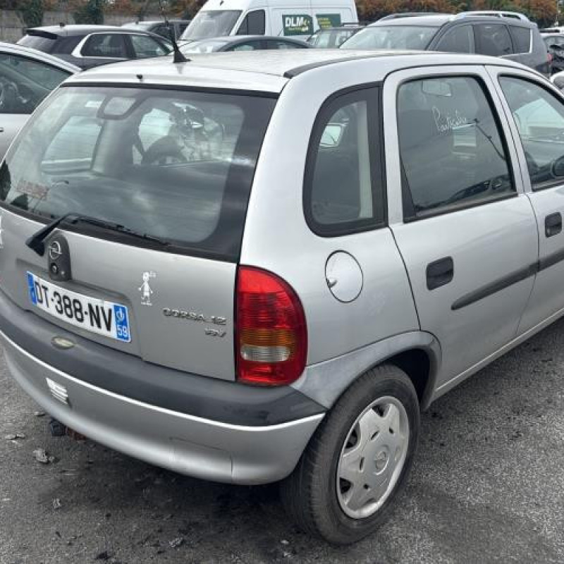Malle/Hayon arriere OPEL CORSA B Photo n°9