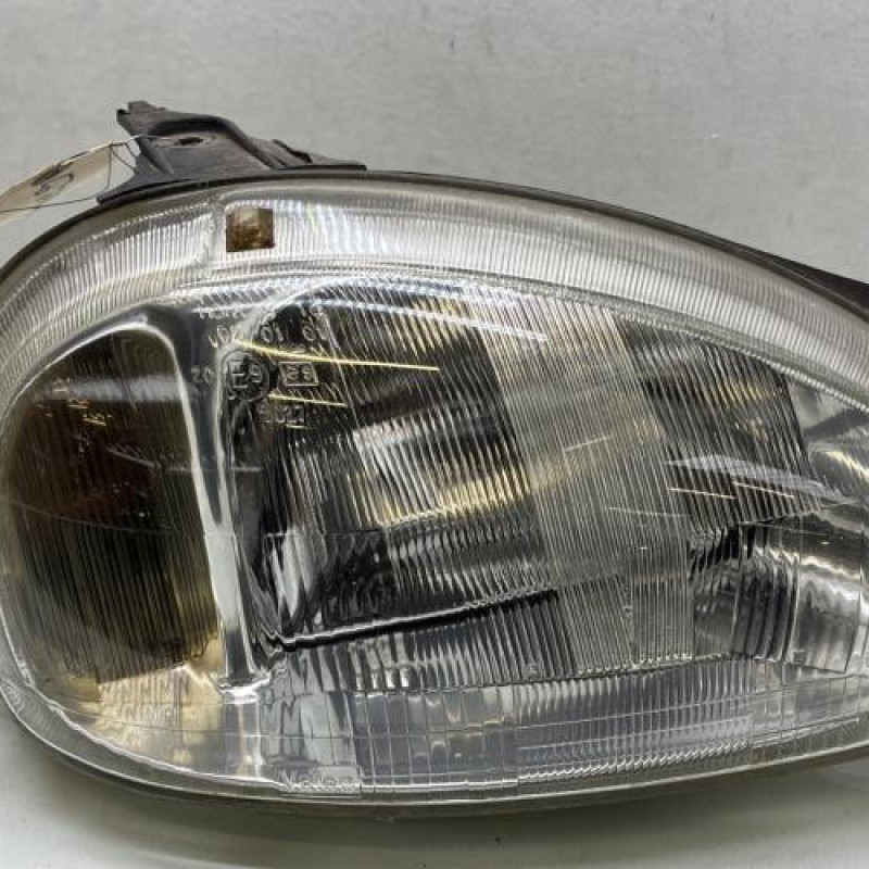 Optique avant principal droit (feux)(phare) OPEL CORSA B Photo n°1