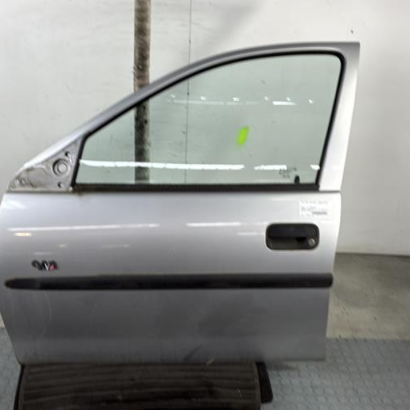 Porte avant gauche OPEL CORSA B Photo n°1