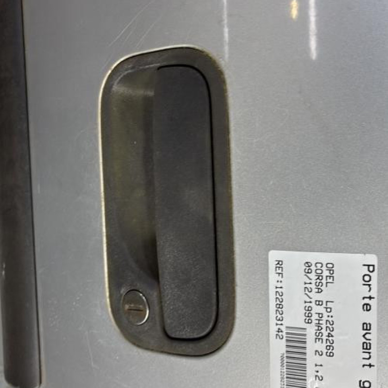 Porte avant gauche OPEL CORSA B Photo n°2