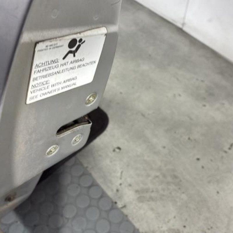 Porte avant gauche OPEL CORSA B Photo n°3