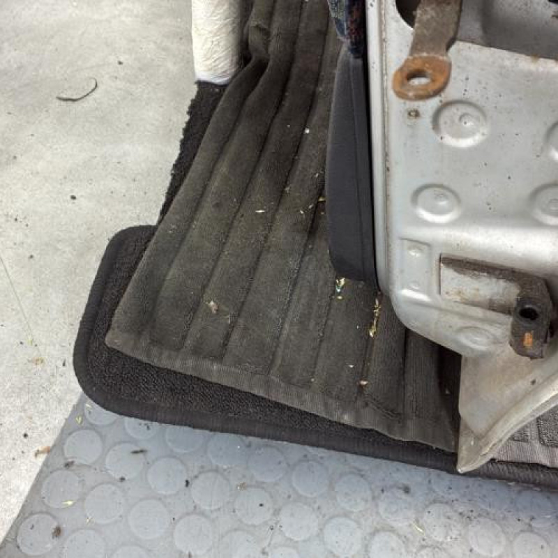 Porte avant gauche OPEL CORSA B Photo n°5