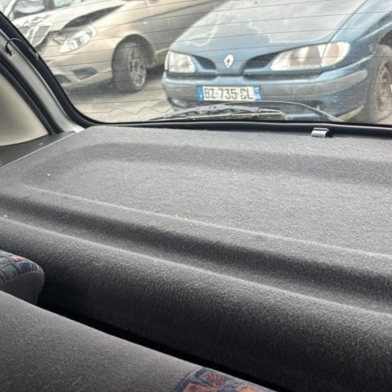 Porte avant gauche OPEL CORSA B Photo n°16