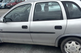 Porte avant gauche OPEL CORSA B
