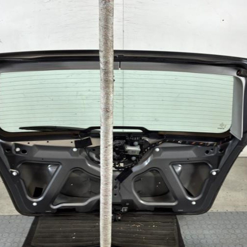 Malle/Hayon arriere MERCEDES CLASSE A 169 Photo n°8