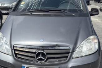 Renfort pare choc arriere (traverse) MERCEDES CLASSE A 169