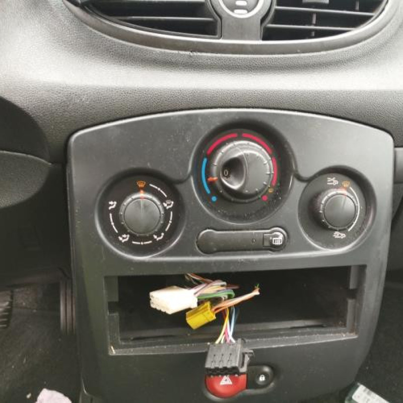 Bras essuie glace arriere RENAULT CLIO 3 Photo n°20