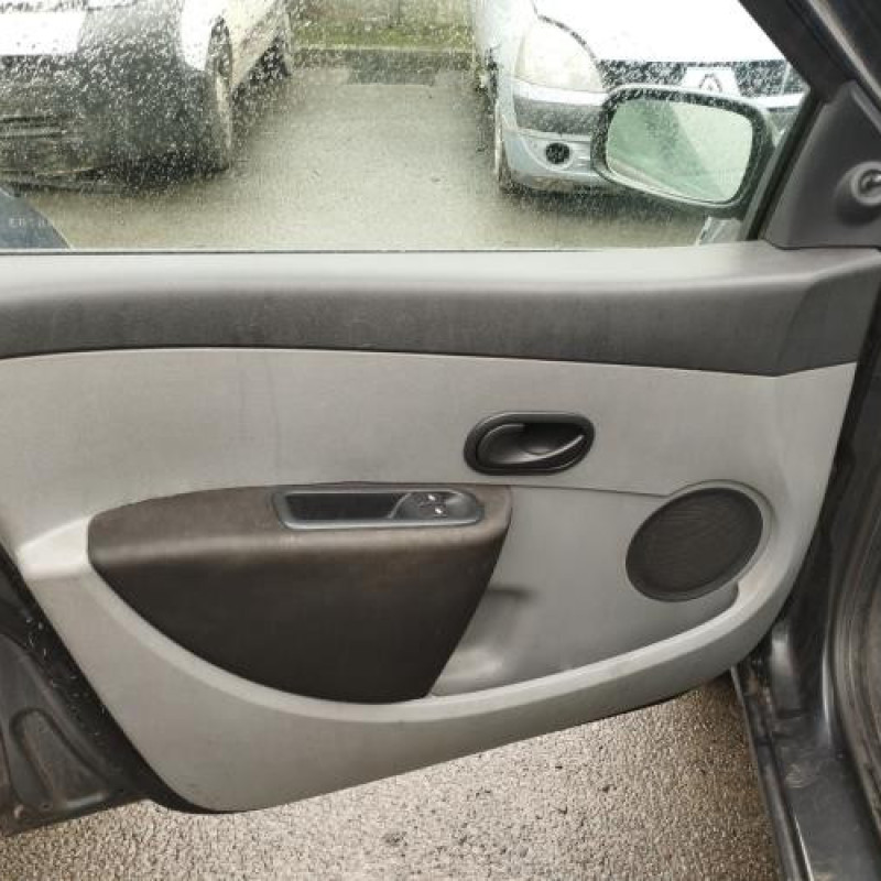 Bras essuie glace avant gauche RENAULT CLIO 3 Photo n°12