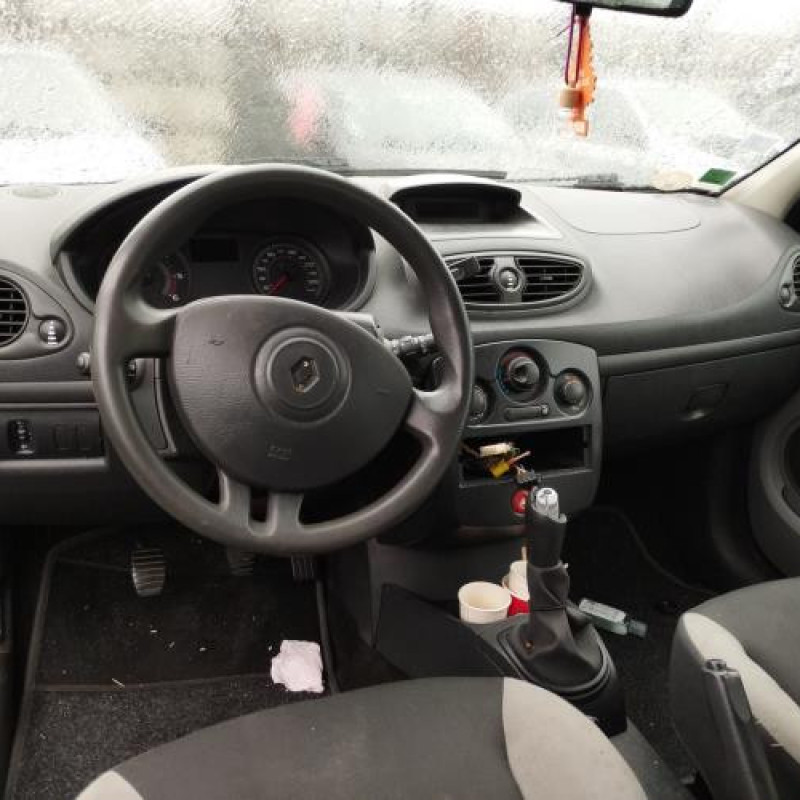 Bras essuie glace avant gauche RENAULT CLIO 3 Photo n°15