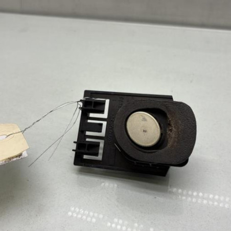 Bouton de coffre PEUGEOT 407 Photo n°1