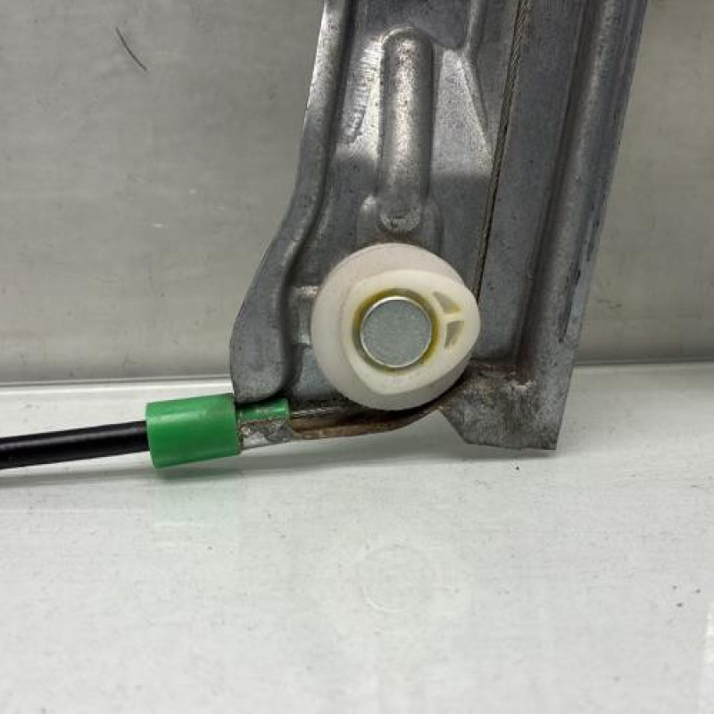 Leve vitre electrique arriere gauche PEUGEOT 407 Photo n°4