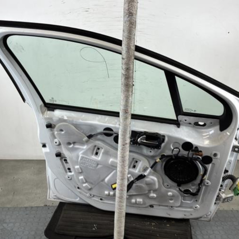 Porte avant gauche PEUGEOT 208 1 Photo n°6