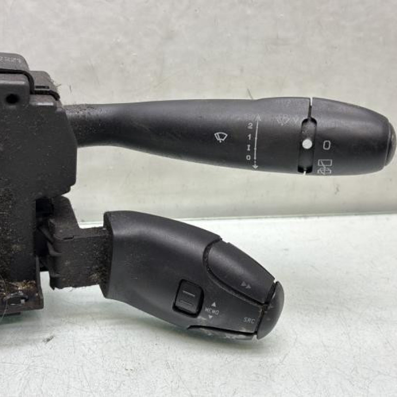 Com (Bloc Contacteur Tournant+Commodo Essuie Glace+Commodo Phare) PEUGEOT 206 Photo n°3