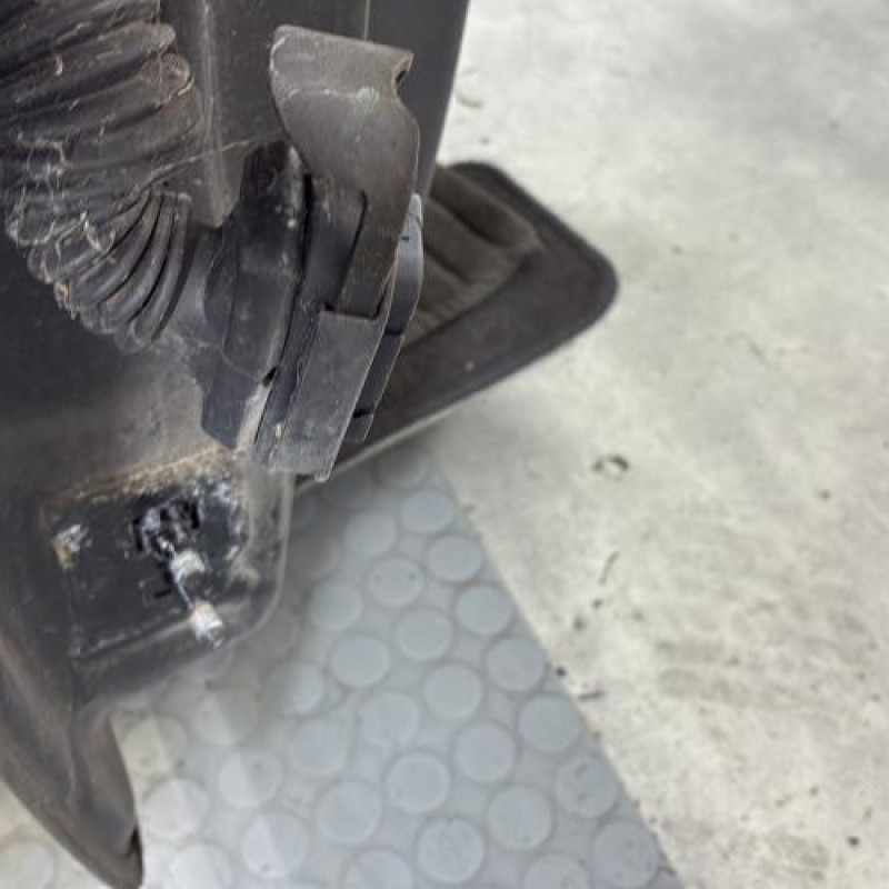 Porte avant droit RENAULT CLIO 3 Photo n°5