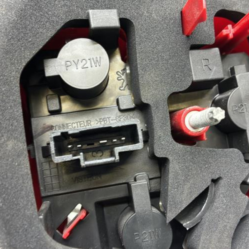 Feu arriere principal droit (feux) PEUGEOT 206+ Photo n°3