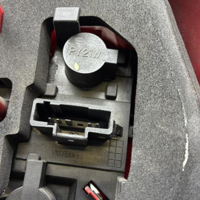 Feu arriere principal gauche (feux) PEUGEOT 206+ Photo n°3