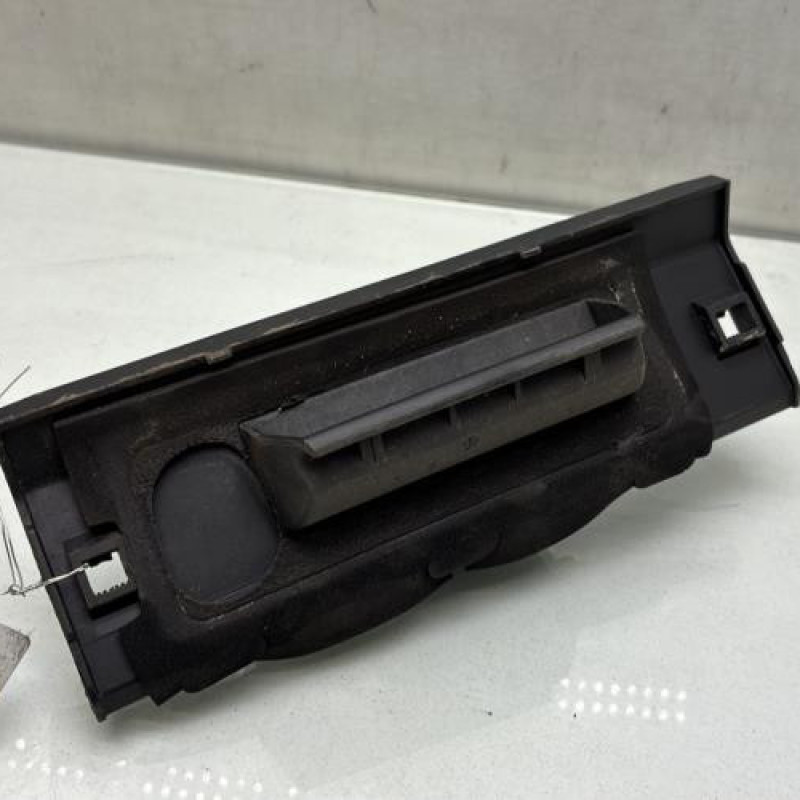 Bouton de coffre PEUGEOT 206+ Photo n°1