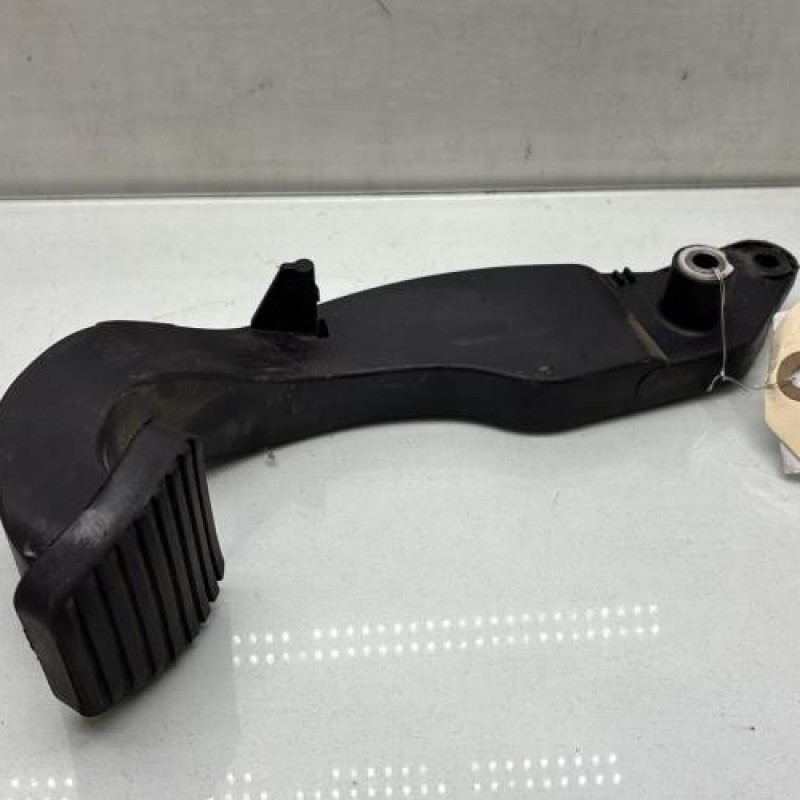 Pedale d'embrayage PEUGEOT 206+ Photo n°1