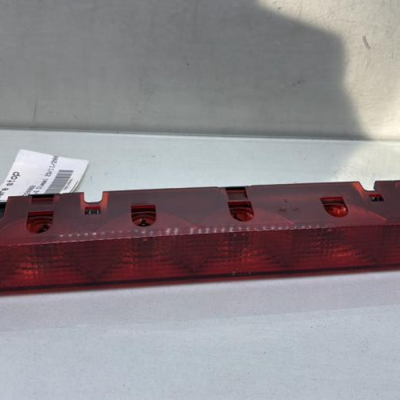 Feu arriere stop central PEUGEOT 407 Photo n°1