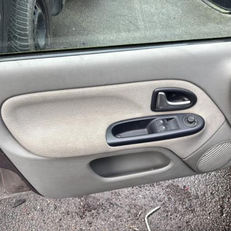 Bras essuie glace arriere RENAULT CLIO 2 Photo n°15