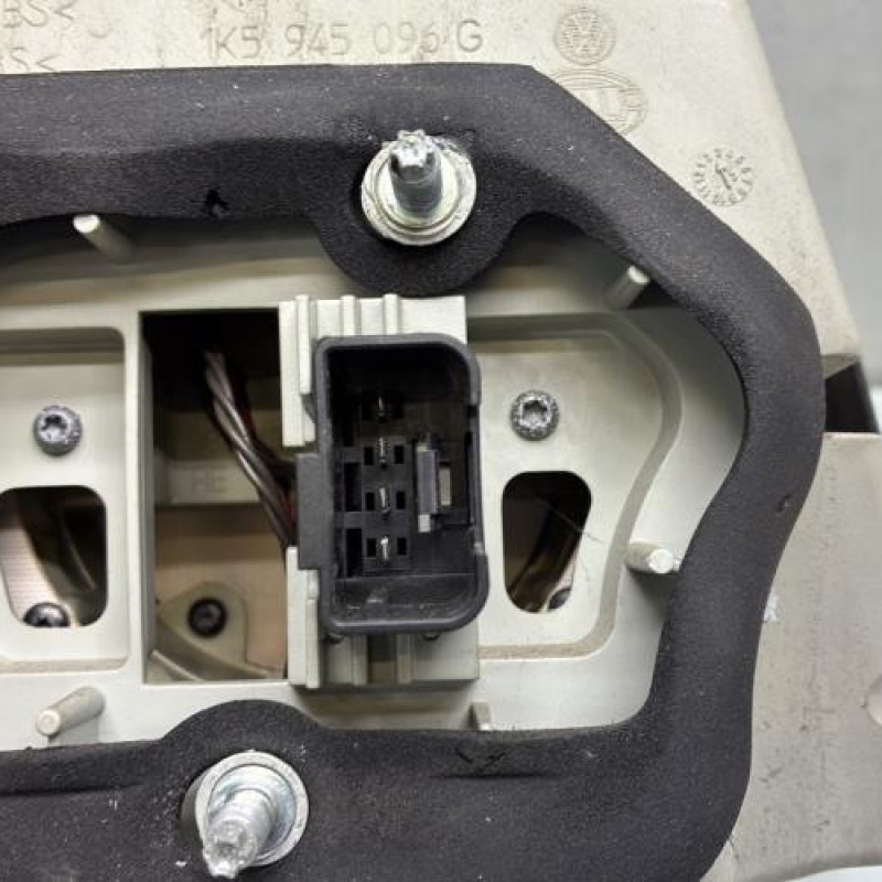 Feu arriere principal droit (feux) VOLKSWAGEN JETTA 3 Photo n°3