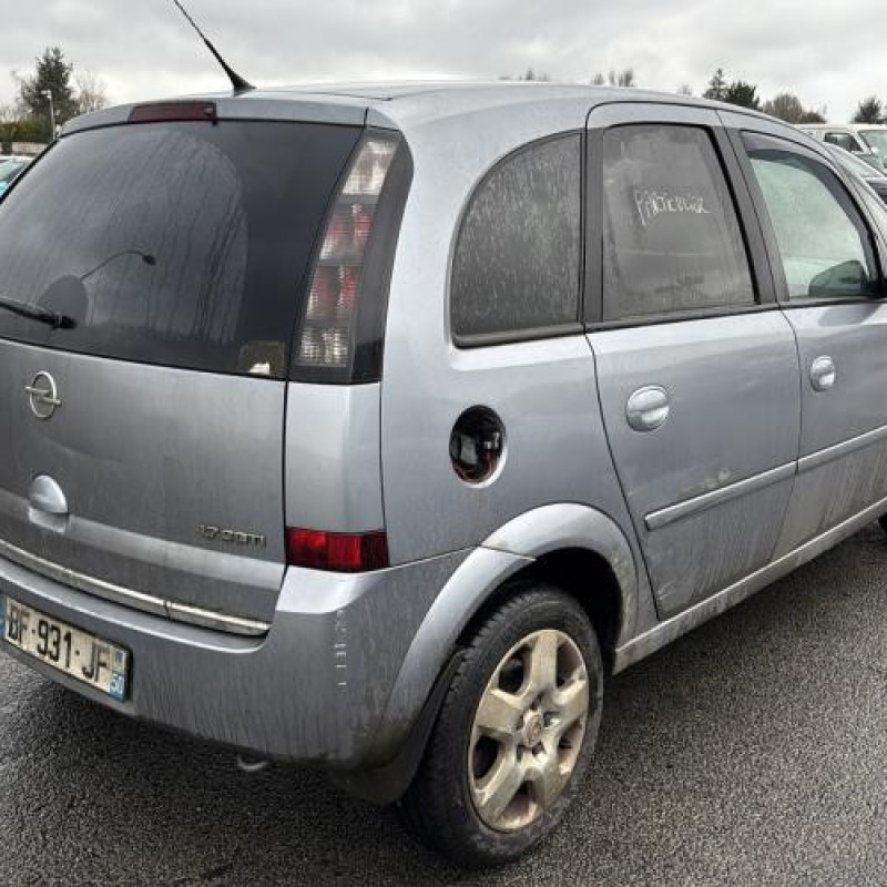 Anti brouillard arriere gauche OPEL MERIVA A Photo n°6
