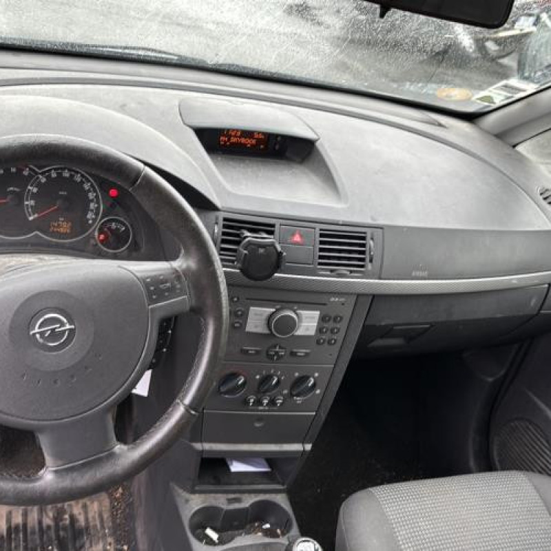 Anti brouillard arriere gauche OPEL MERIVA A Photo n°15